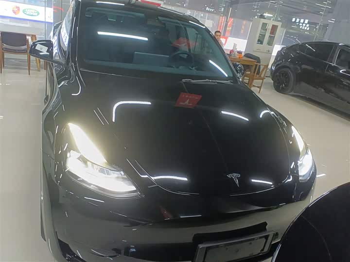 Фото 3 - Tesla Model Y