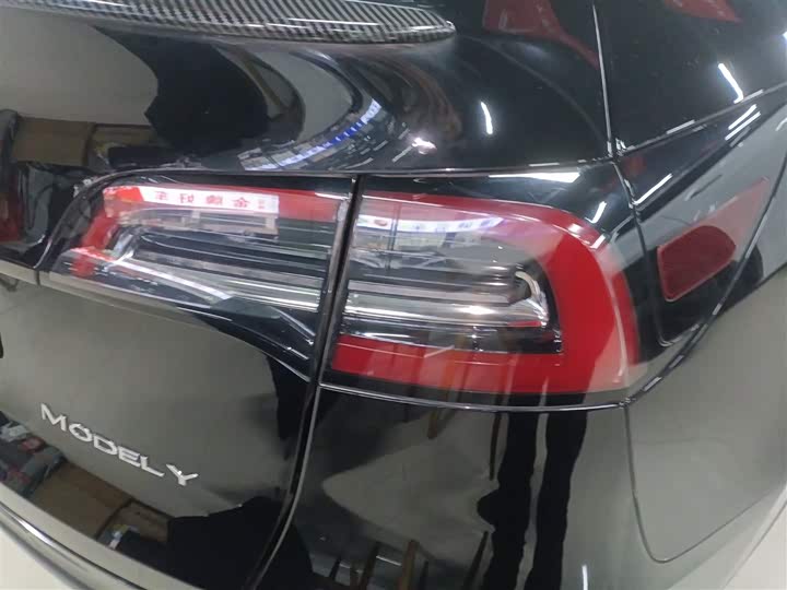 Фото 8 - Tesla Model Y