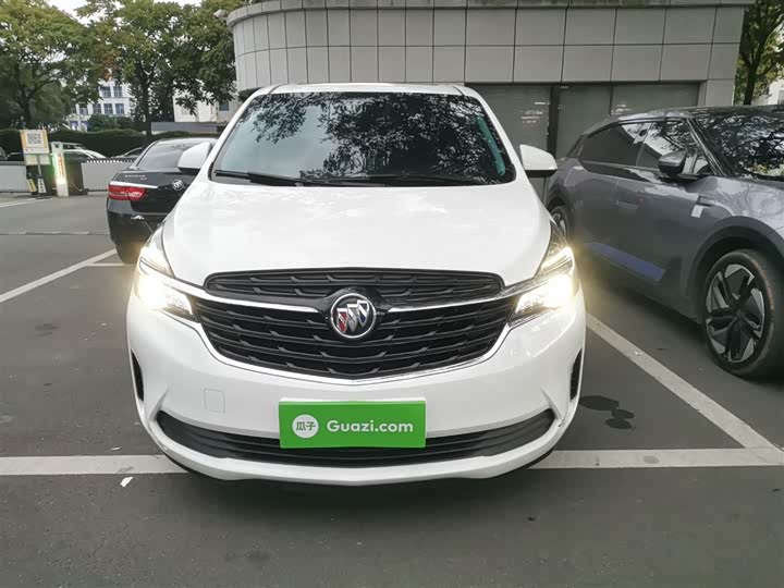 Фото 3 - Buick GL8 ES