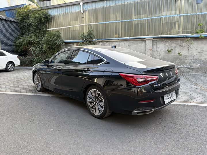 Фото 5 - Hongqi H5