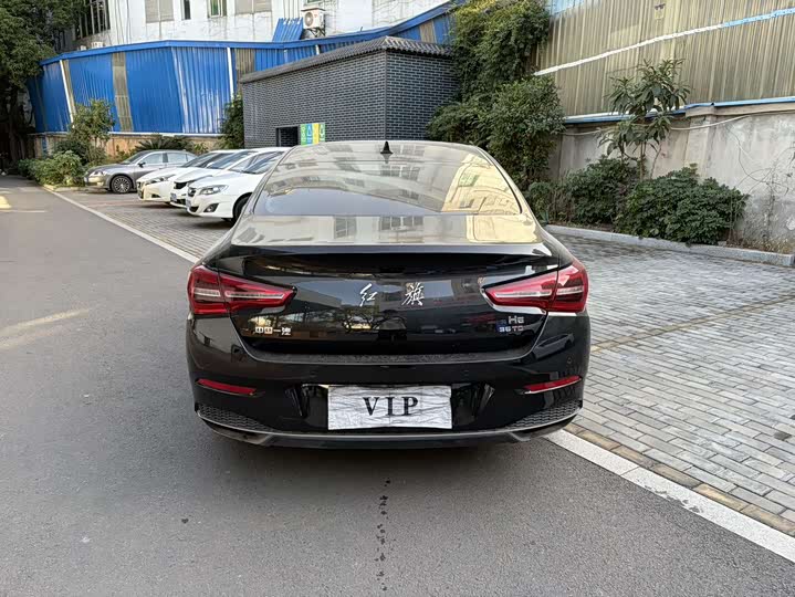 Фото 6 - Hongqi H5