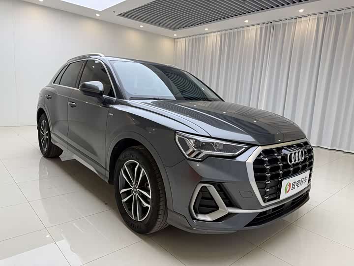 Фото 4 - Audi Q3