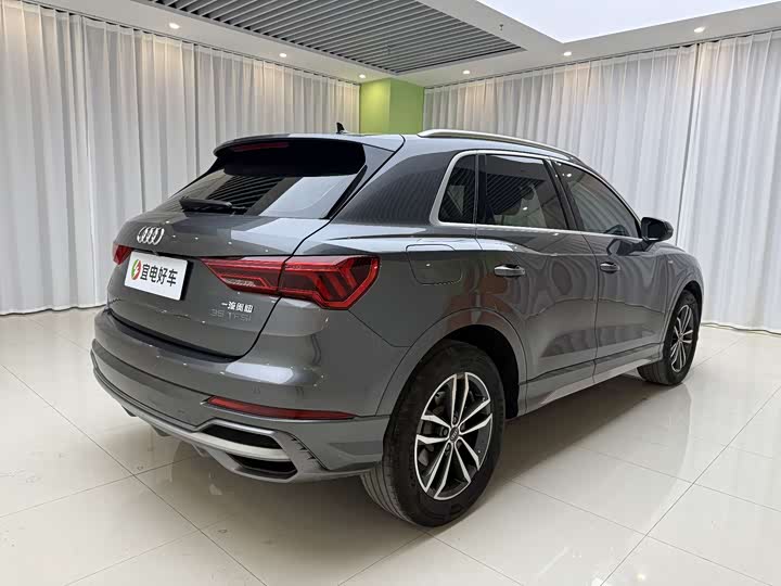 Фото 6 - Audi Q3