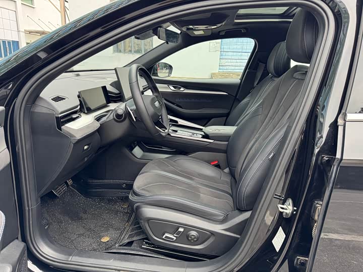 Фото 4 - Geely Preface