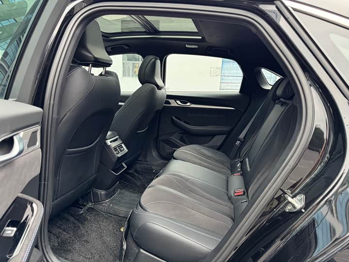 Фото 6 - Geely Preface