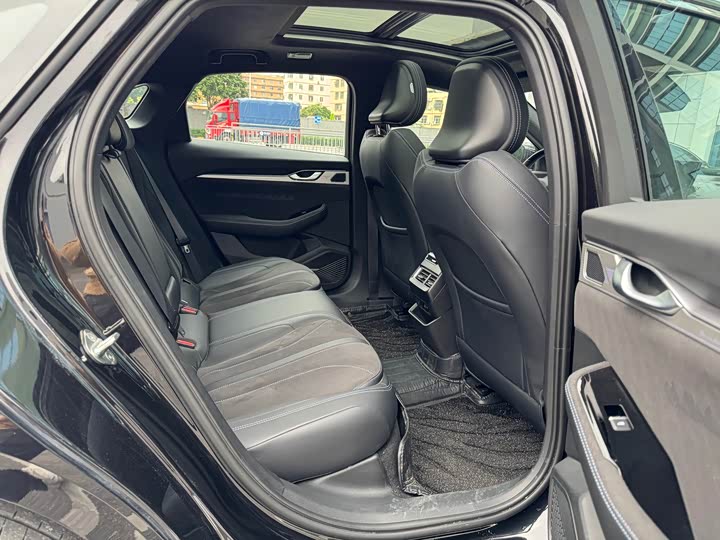 Фото 9 - Geely Preface