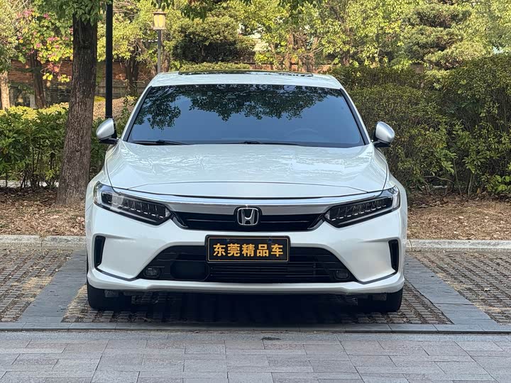 Фото 2 - Honda Inspire