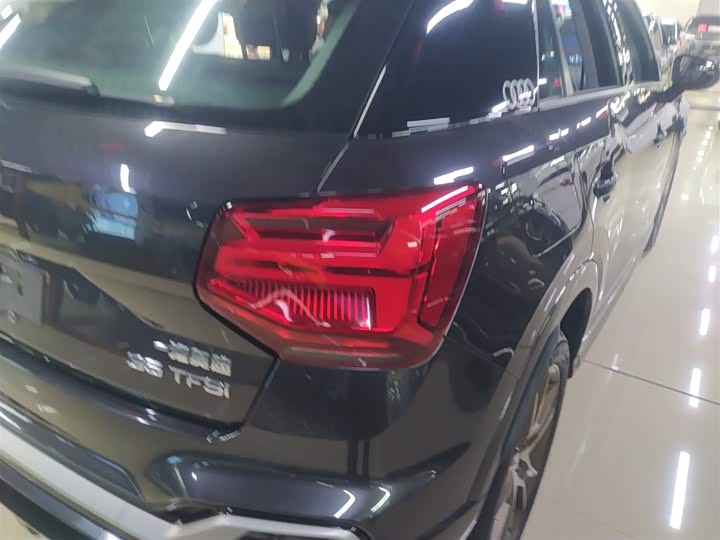 Фото 8 - Audi Q2L