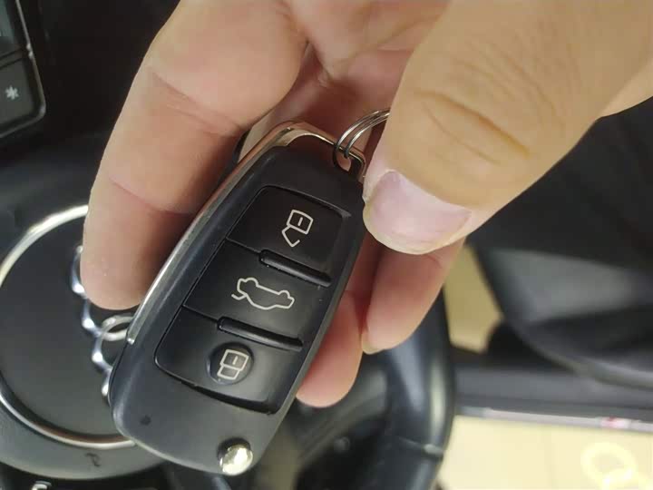 Фото 9 - Audi Q2L