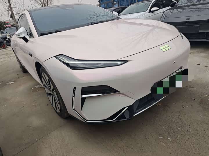 Фото 3 - Geely Galaxy E8