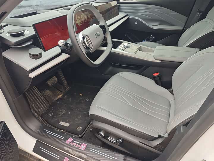 Фото 4 - Geely Galaxy E8