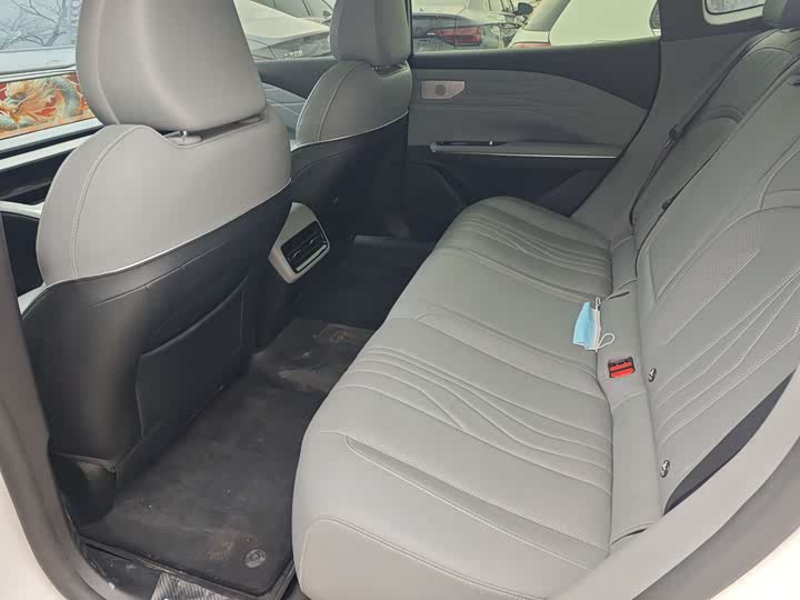 Фото 5 - Geely Galaxy E8