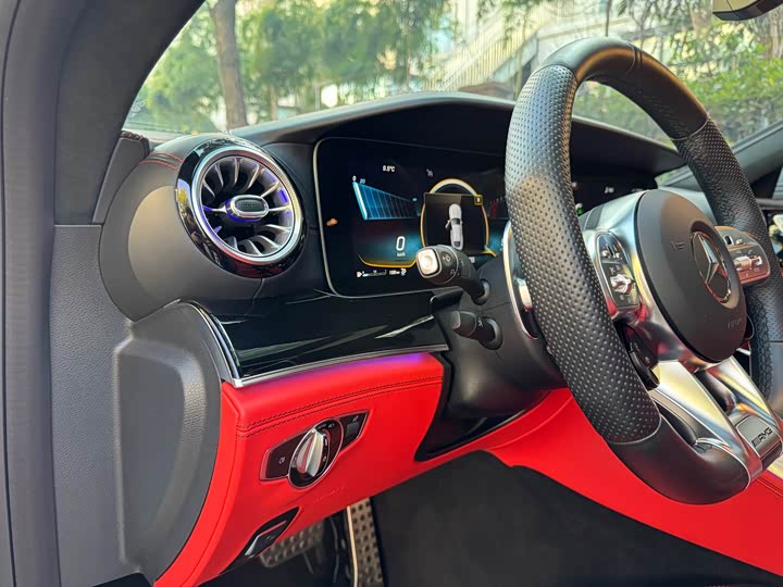 Фото 9 - Mercedes-Benz AMG GT