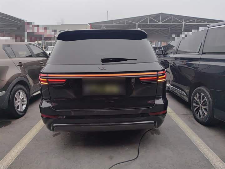 Фото 6 - LiXiang One