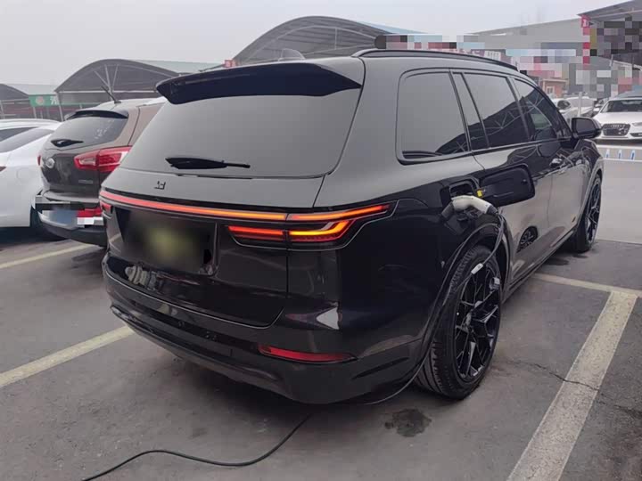 Фото 7 - LiXiang One