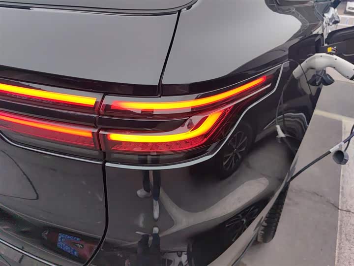 Фото 8 - LiXiang One