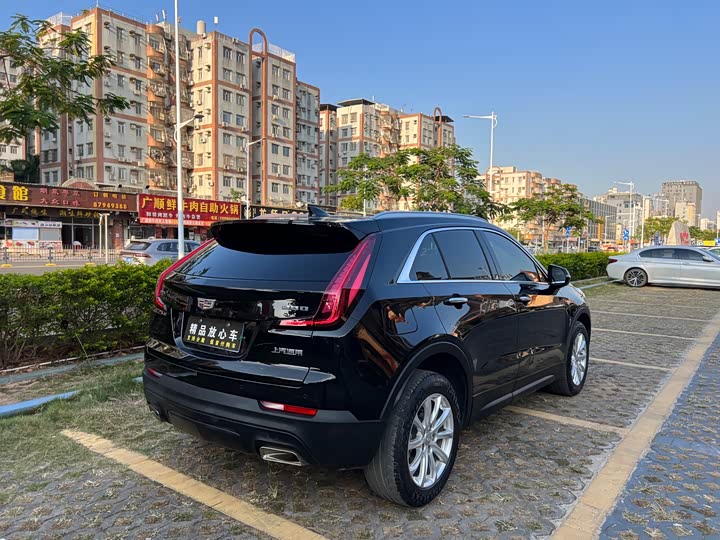 Фото 6 - Cadillac XT4
