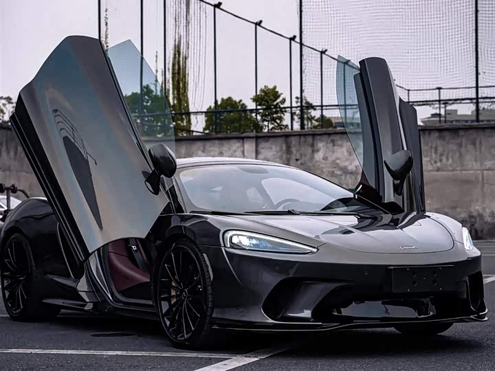 Фото 3 - McLaren GT