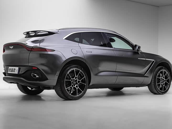 Фото 6 - Aston Martin DBX