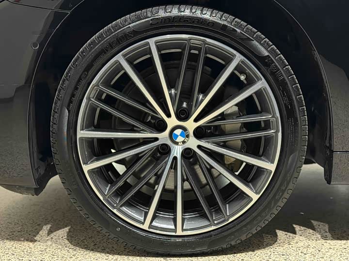 Фото 8 - BMW 5 Series