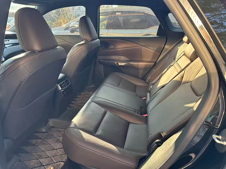 Фото 5 - Lexus RX