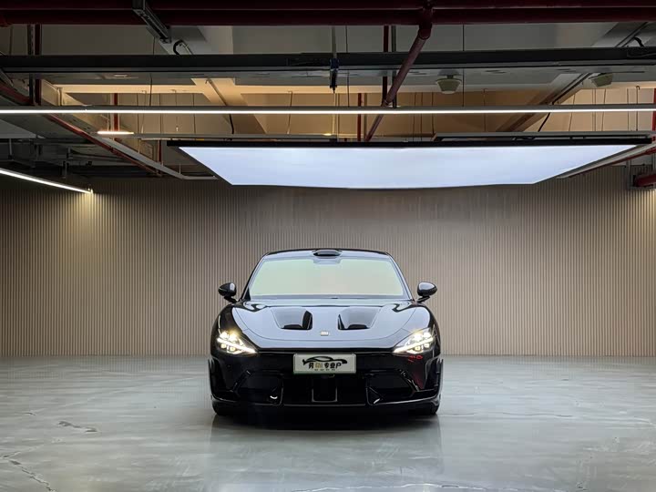 Фото 2 - Xiaomi SU7 Ultra