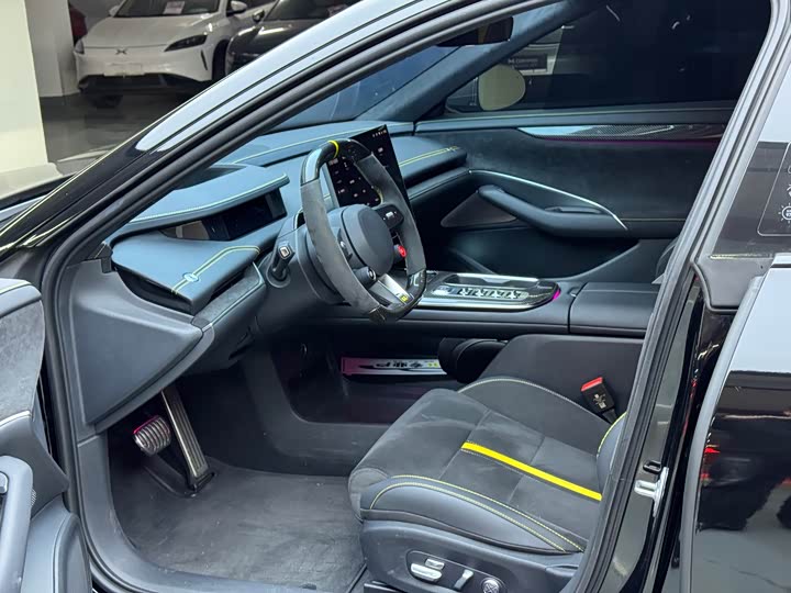 Фото 5 - Xiaomi SU7 Ultra