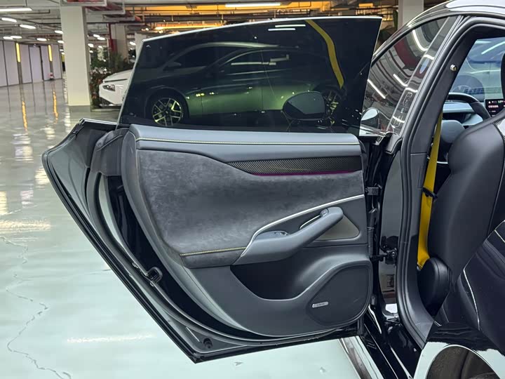 Фото 7 - Xiaomi SU7 Ultra