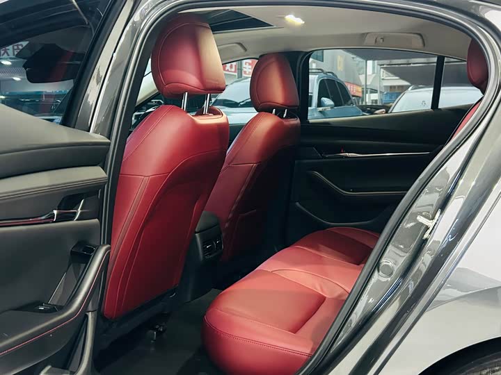 Фото 9 - Mazda 3 (Axela)