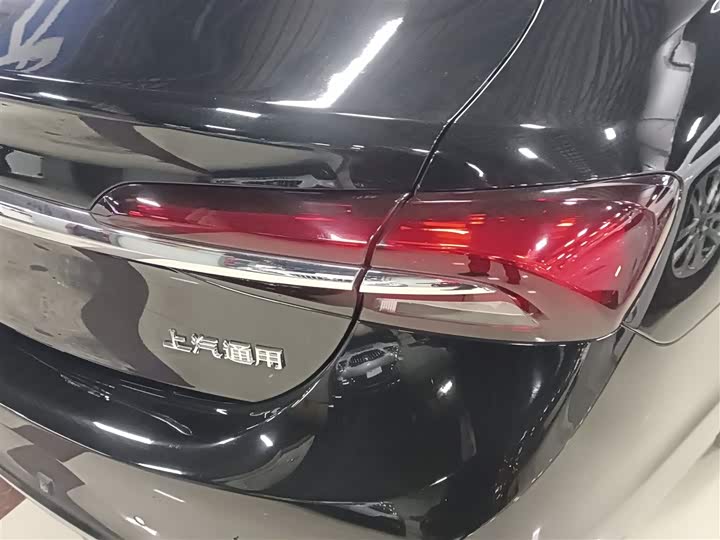 Фото 8 - Buick LaCrosse