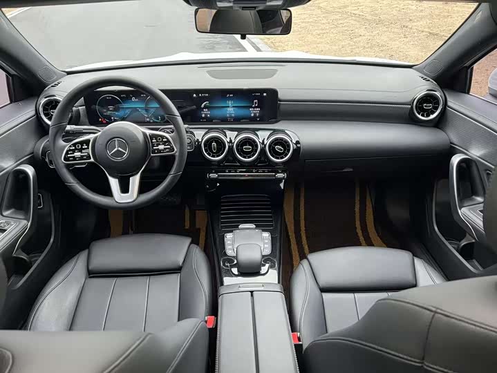 Фото 9 - Mercedes-Benz A-Class