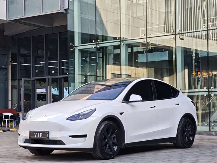 Фото 4 - Tesla Model Y