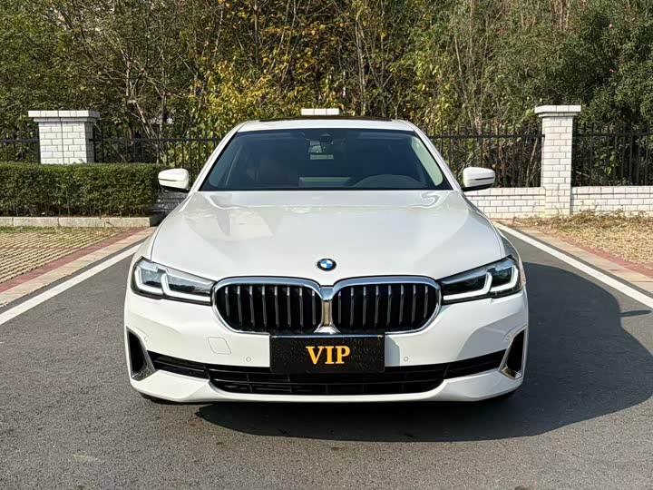 Фото 2 - BMW 5 Series