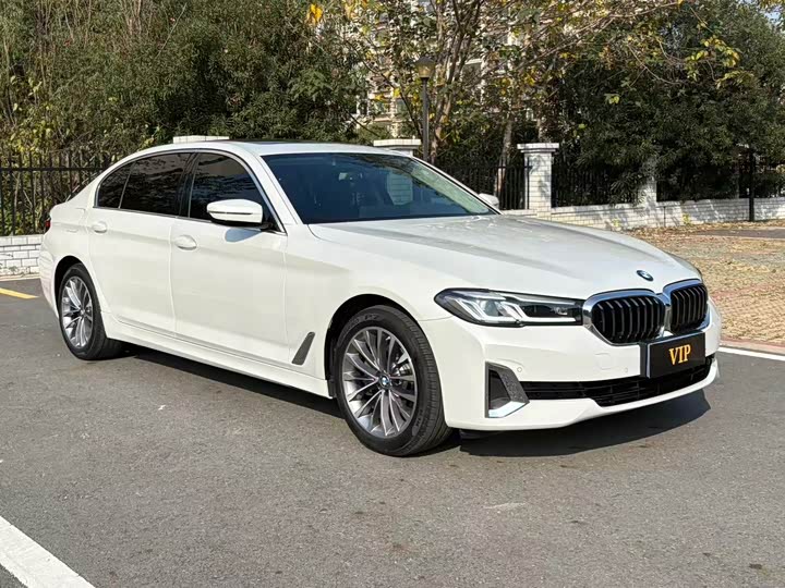 Фото 3 - BMW 5 Series