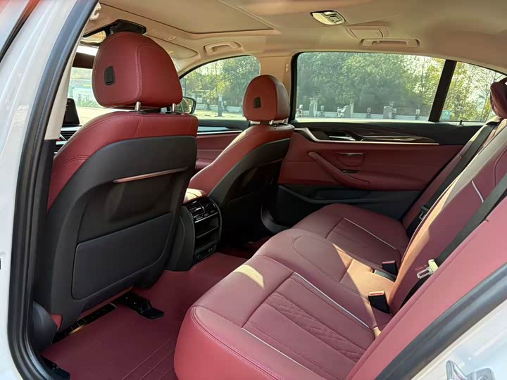 Фото 5 - BMW 5 Series