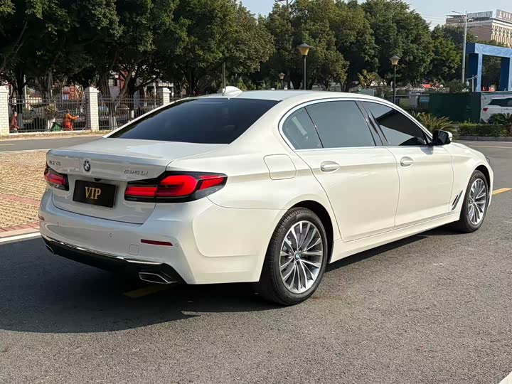 Фото 8 - BMW 5 Series