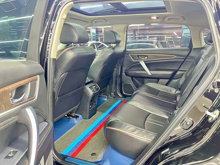 Фото 9 - Honda Avancier