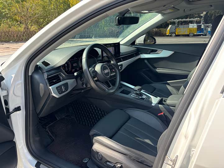 Фото 4 - Audi A4L