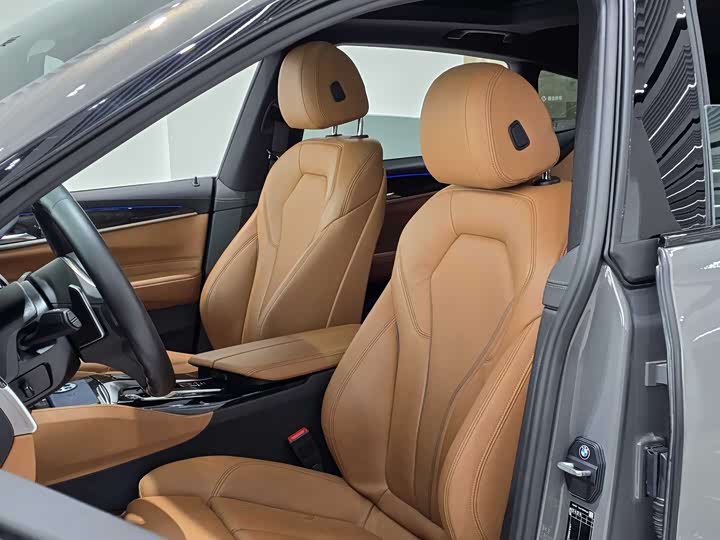 Фото 8 - BMW 6 Series GT