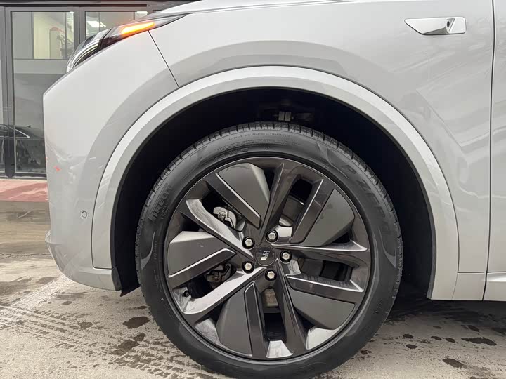 Фото 4 - LiXiang L8