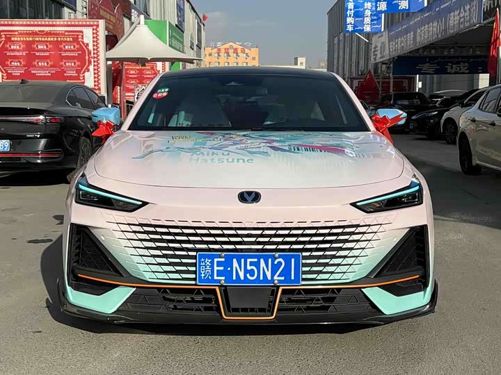 Фото 2 - Changan UNI-V