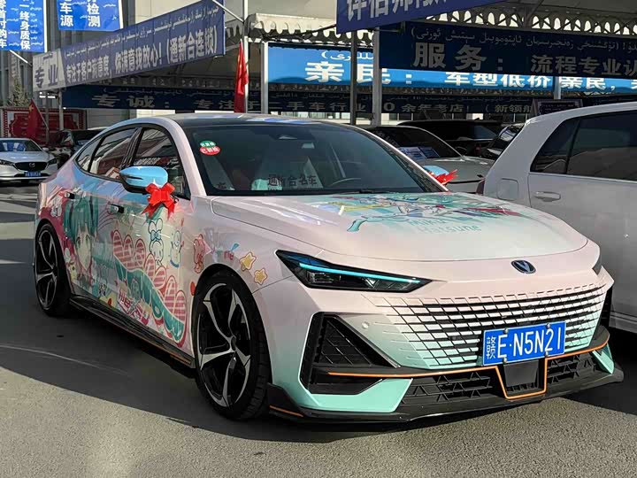 Фото 3 - Changan UNI-V