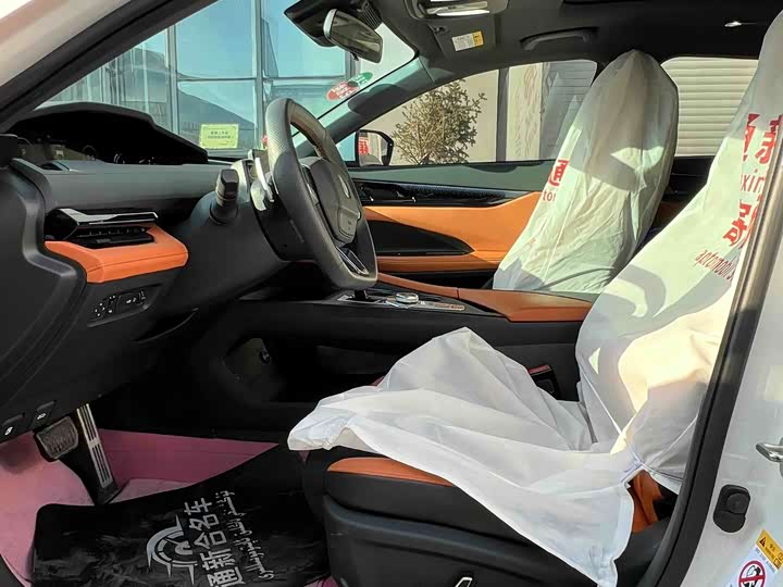 Фото 4 - Changan UNI-V