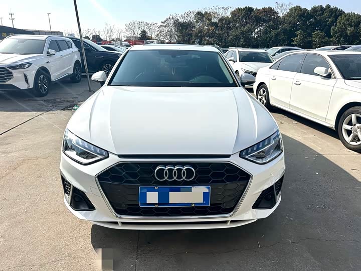 Фото 2 - Audi A4L