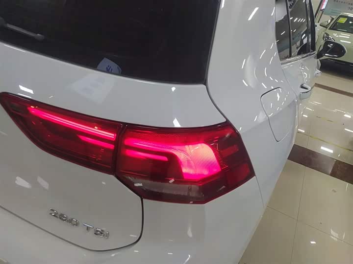 Фото 8 - Volkswagen Golf