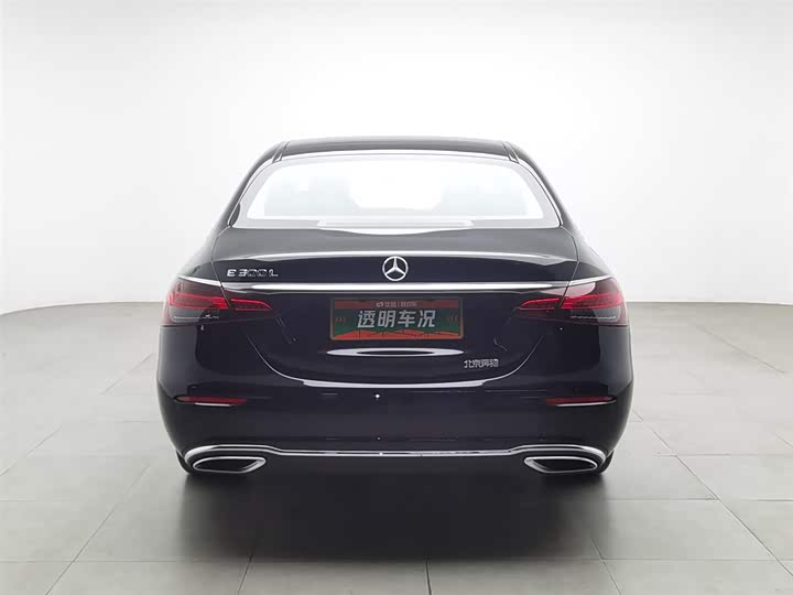 Фото 4 - Mercedes-Benz E-Class