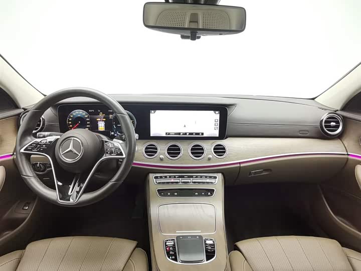 Фото 5 - Mercedes-Benz E-Class