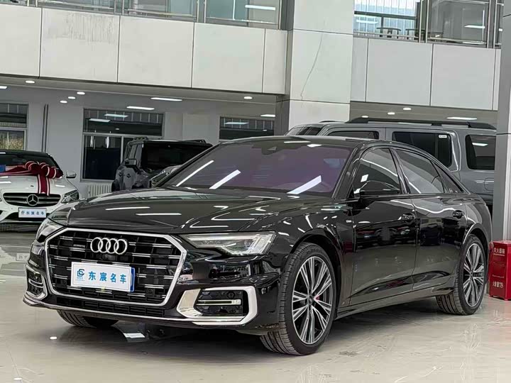 Фото 1 - Audi A6L