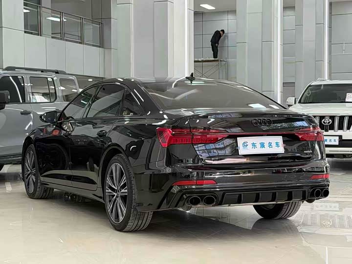 Фото 7 - Audi A6L