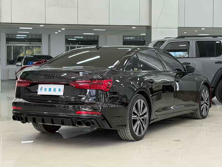 Фото 9 - Audi A6L